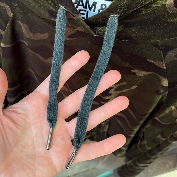 Pam & Gela Camouflage Velvet Crop Boxy Hoodie Sweatshirt Sz S - Picture 7 of 15